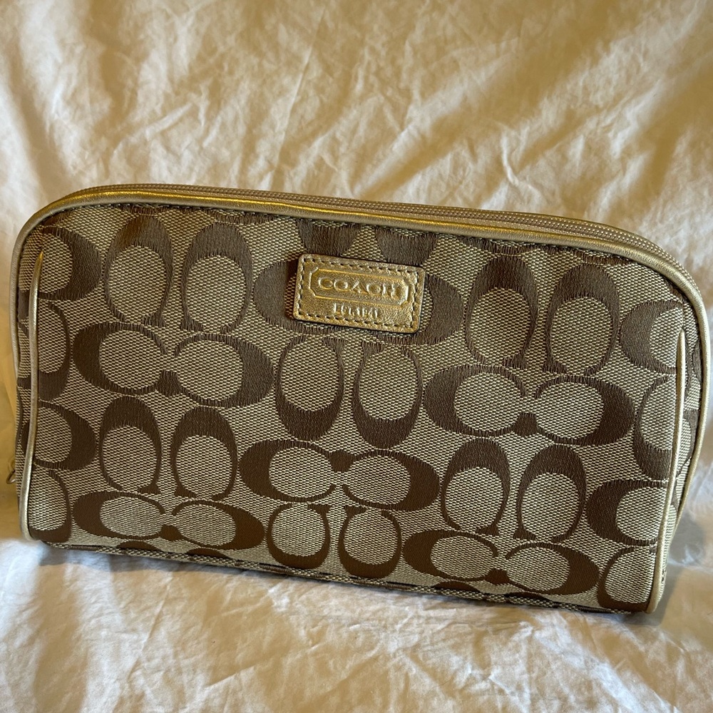 Vintage tan gold Coach Cosmetic case Makeup Travel Case - Picture 3 of 10